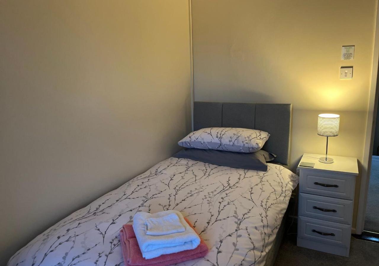 3 Bedroom Apartment, Ballymena, The Wee Stop Gap المظهر الخارجي الصورة